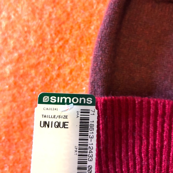 Mackie red and burgundy Maidens 100% lambswool tuque made in Scotland NWT - Picture 4 of 9